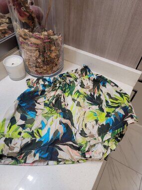 Anthropologie Love The Label Paloma Shorts Printed Cotton Ruffle Small Multicolo